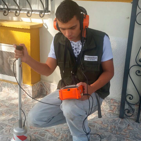 Detector de fugas en San Javier Medellín