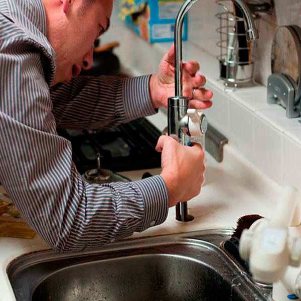 Inspección de tuberías en San Javier Medellín